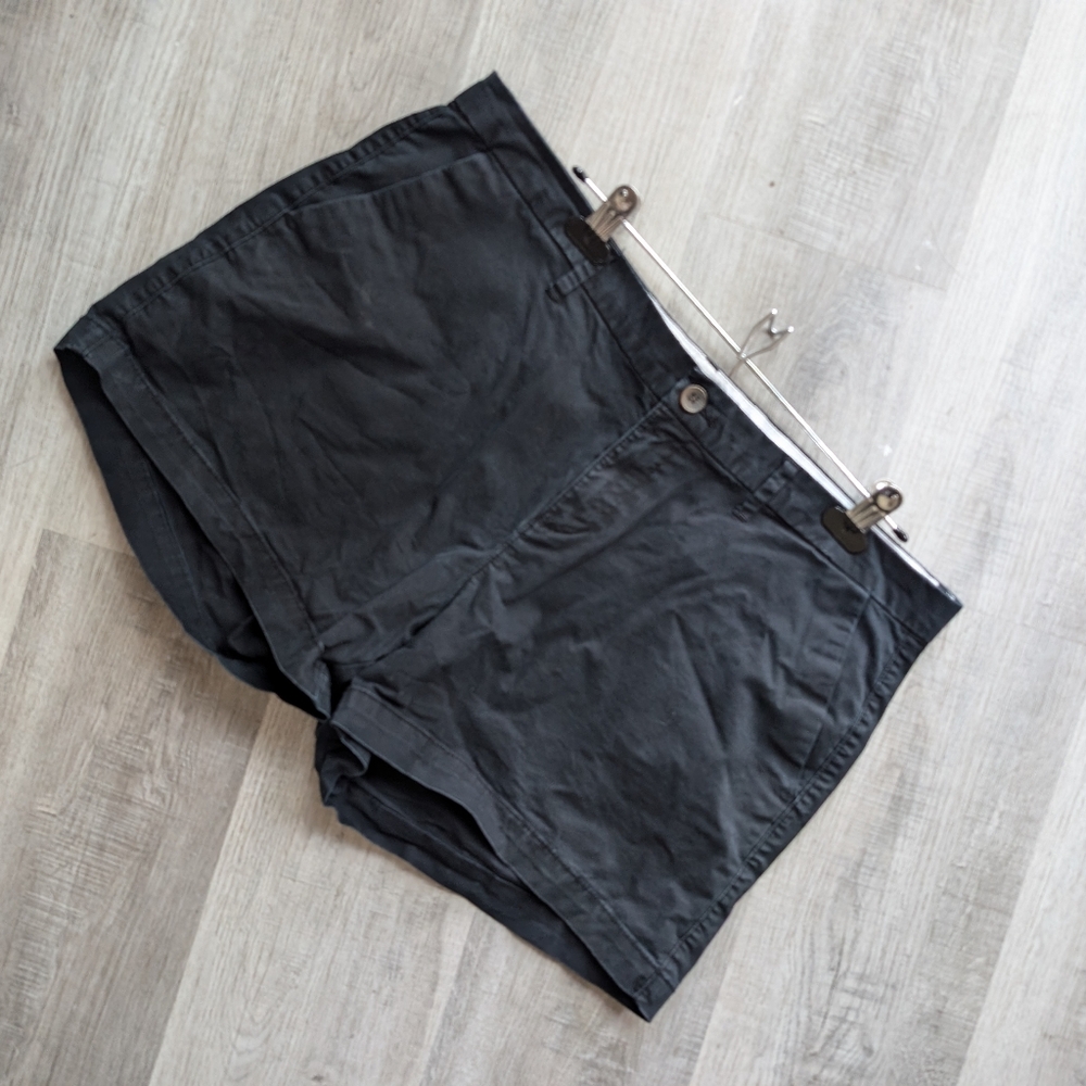Old Navy Charcoal Shorts Plus XXL, Size 14, 165/84A